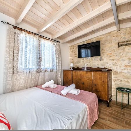 Guest House Aphrodite Kato Archanes Exterior foto